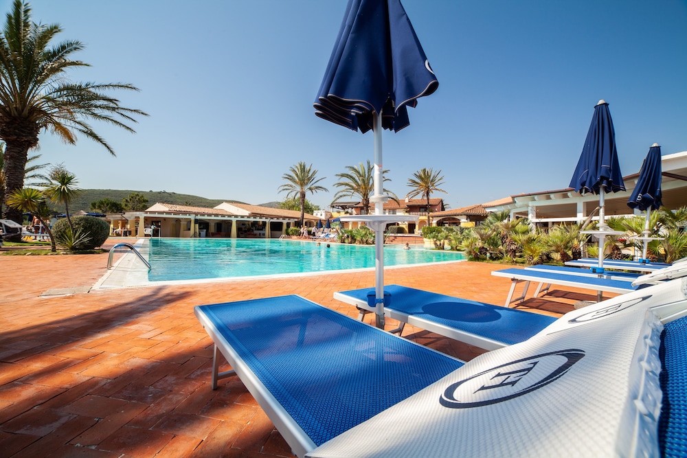 TH San Teodoro - Liscia Eldi Village — Swimming pool in San Teodoro, Sardinia
