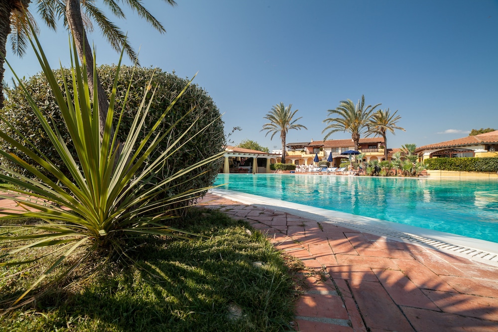 TH San Teodoro - Liscia Eldi Village — Swimming pool in San Teodoro, Sardinia