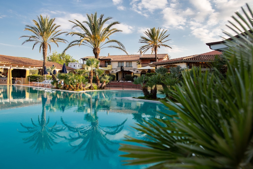TH San Teodoro - Liscia Eldi Village — Swimming pool in San Teodoro, Sardinia