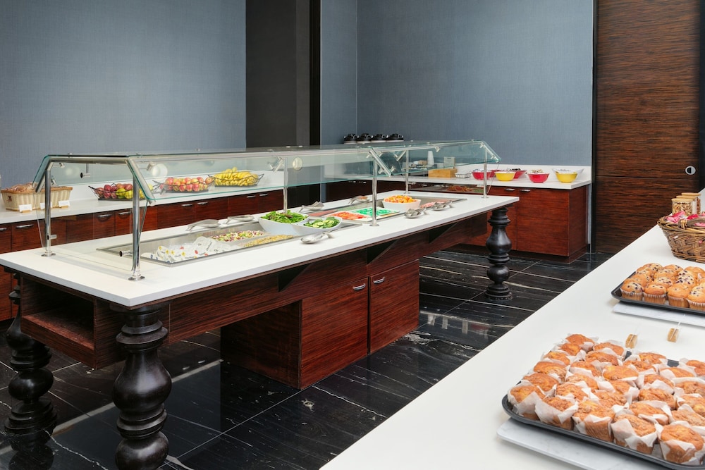 Residence Inn by Marriott New York Manhattan/Central Park — Restaurant & bars in New York City, New York State