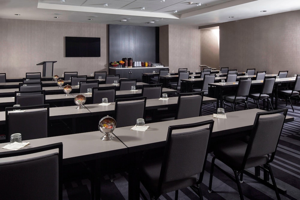 Residence Inn by Marriott New York Manhattan/Central Park — Hotel building in New York City, New York State