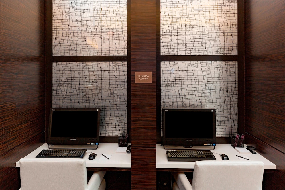 Residence Inn by Marriott New York Manhattan/Central Park — Hotel building in New York City, New York State