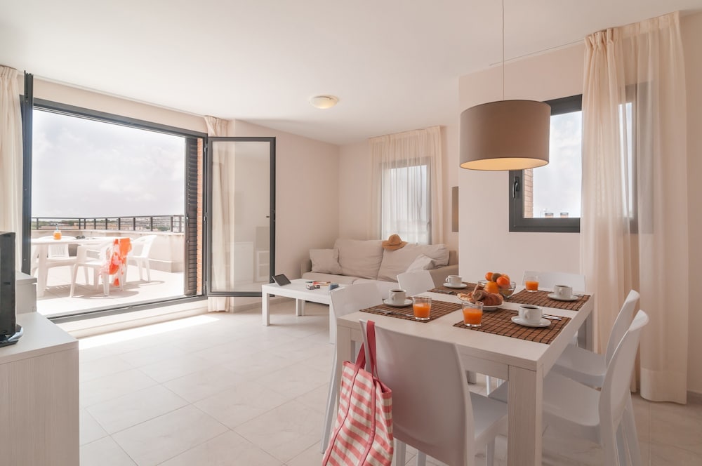 Pierre & Vacances Salou — Hotel rooms in Salou, Catalonia