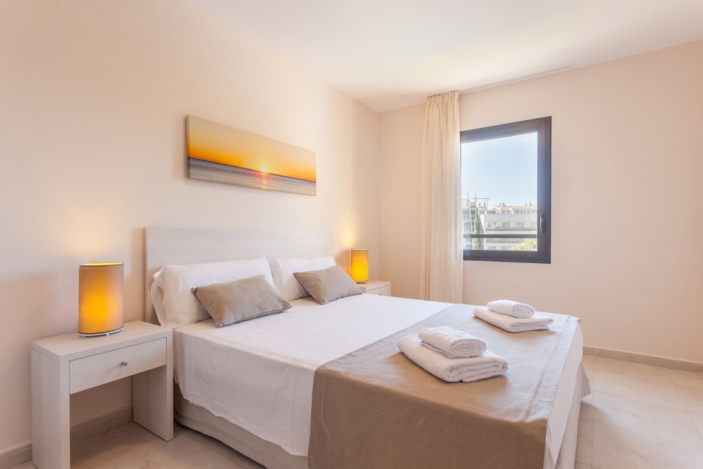 Pierre & Vacances Salou — Hotel rooms in Salou, Catalonia
