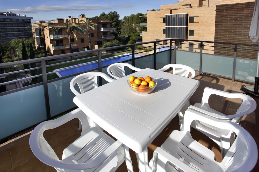 Pierre & Vacances Salou — Swimming pool in Salou, Catalonia