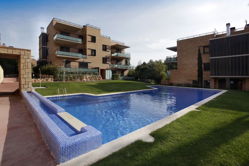 Pierre & Vacances Salou — Swimming pool in Salou, Catalonia