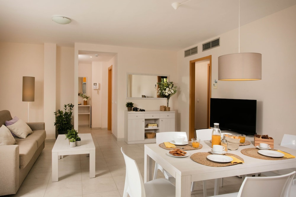 Pierre & Vacances Salou — Hotel rooms in Salou, Catalonia