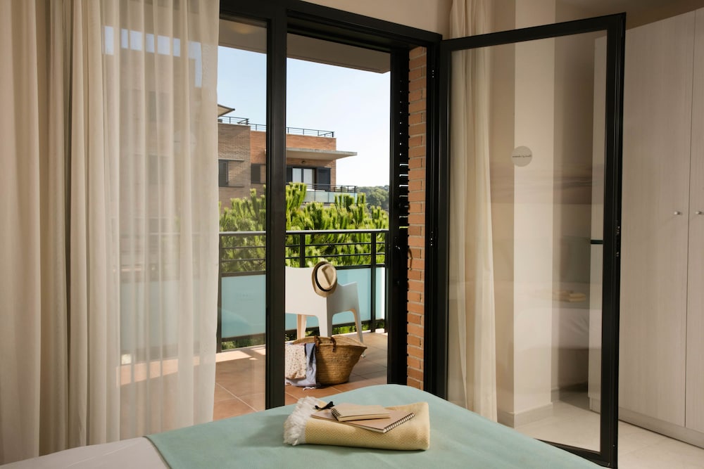 Pierre & Vacances Salou — Hotel rooms in Salou, Catalonia