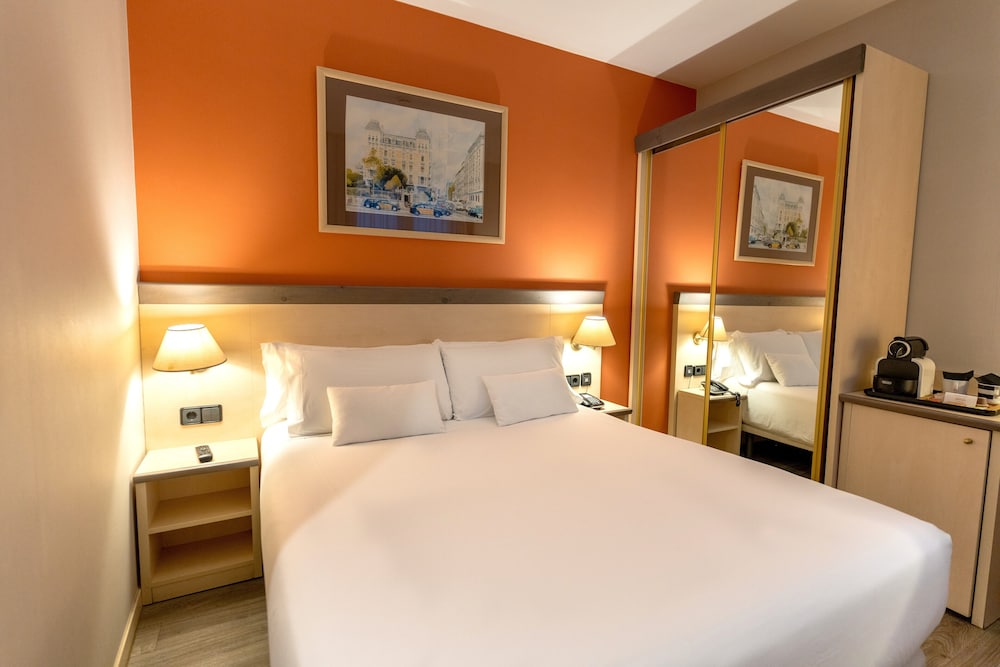 Petit Palace Trencadis — Hotel rooms in Barcelona, Catalonia