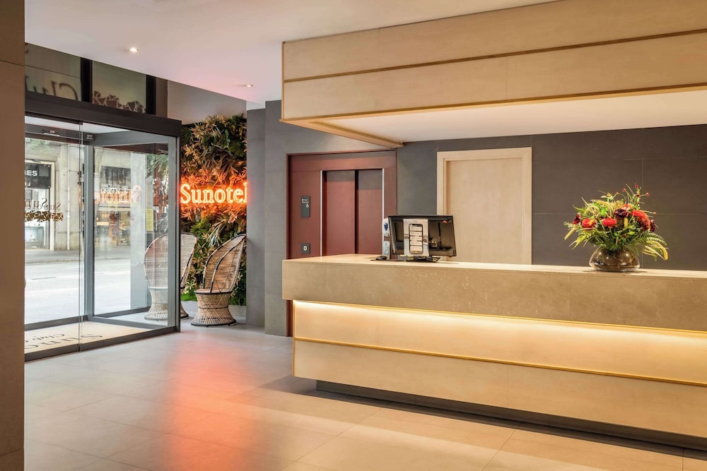 Petit Palace Trencadis — Hotel building in Barcelona, Catalonia