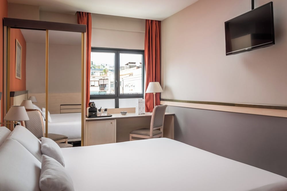 Petit Palace Trencadis — Hotel rooms in Barcelona, Catalonia