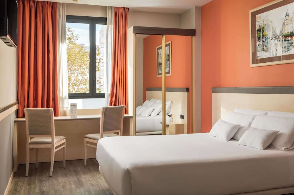 Petit Palace Trencadis — Hotel rooms in Barcelona, Catalonia