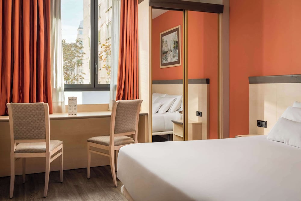 Petit Palace Trencadis — Hotel rooms in Barcelona, Catalonia