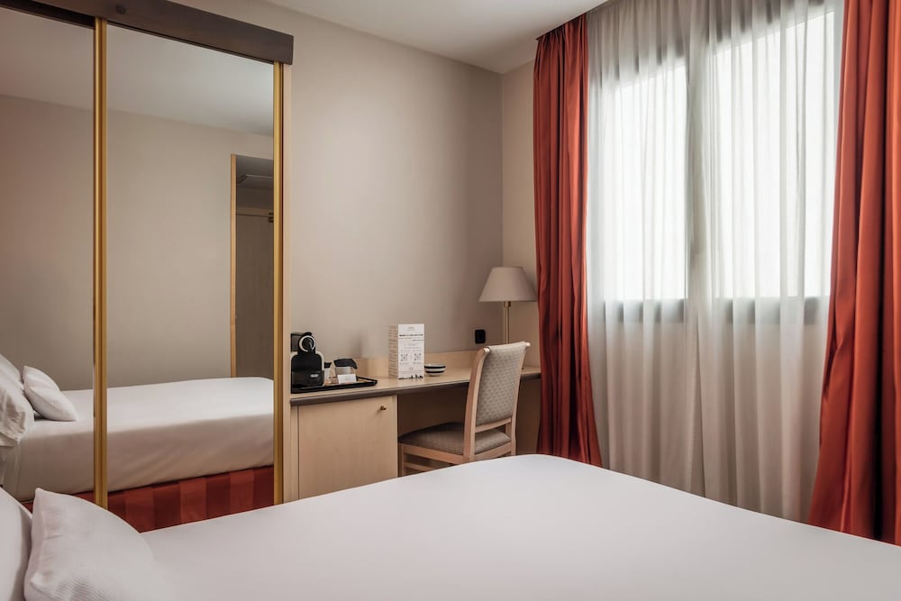 Petit Palace Trencadis — Hotel rooms in Barcelona, Catalonia