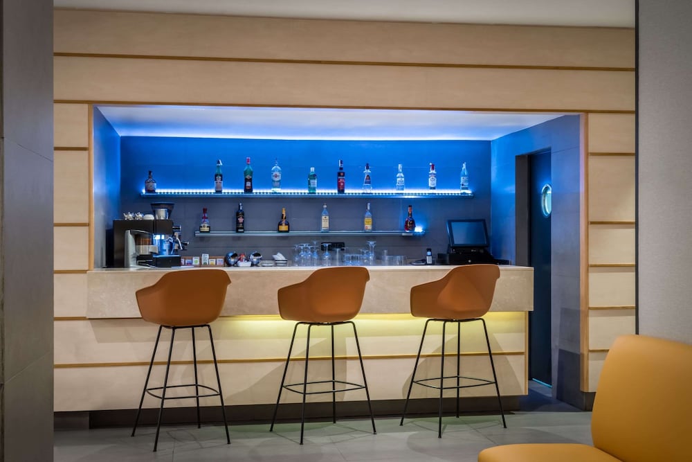 Petit Palace Trencadis — Restaurant & bars in Barcelona, Catalonia