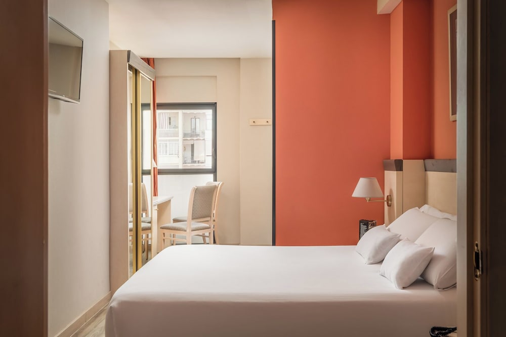 Petit Palace Trencadis — Hotel rooms in Barcelona, Catalonia