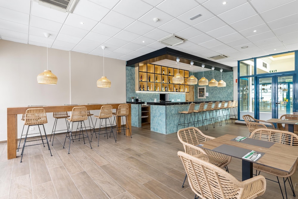 THB Tropical Island Aparthotel — Restaurant & bars in Playa Blanca, Canary Islands
