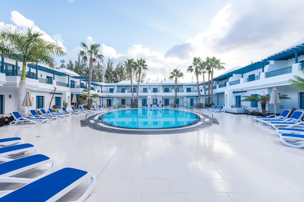 THB Tropical Island Aparthotel - zdjęcie 3