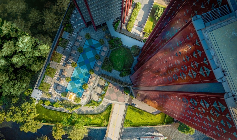 Chatrium Grand Bangkok — Swimming pool in Bangkok, Bangkok