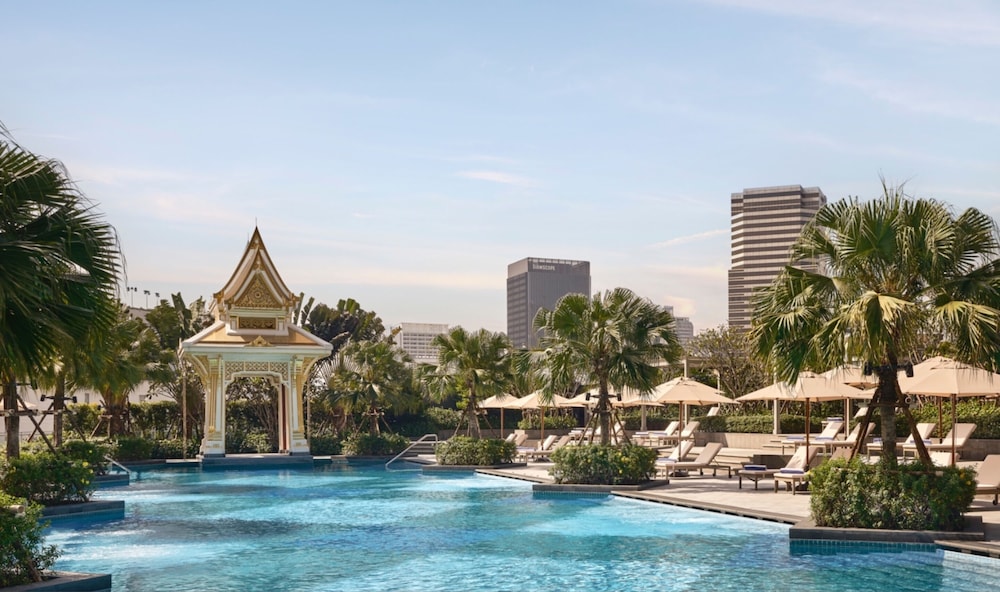 Chatrium Grand Bangkok — Swimming pool in Bangkok, Bangkok
