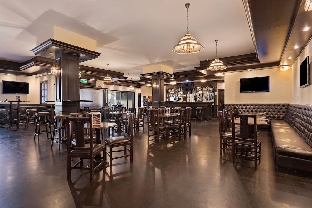 Al Hamra Village Hotel — Restaurant & bars in Ras al Khaimah