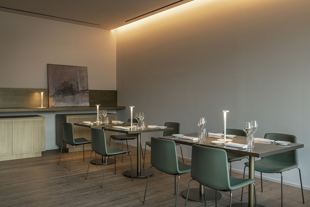 Hotel Promessi Sposi — Restaurant & bars in Malgrate, Lombardy