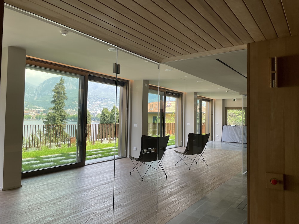 Hotel Promessi Sposi — Hotel rooms in Malgrate, Lombardy