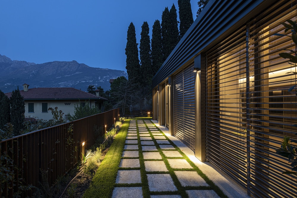 Hotel Promessi Sposi — Hotel building in Malgrate, Lombardy