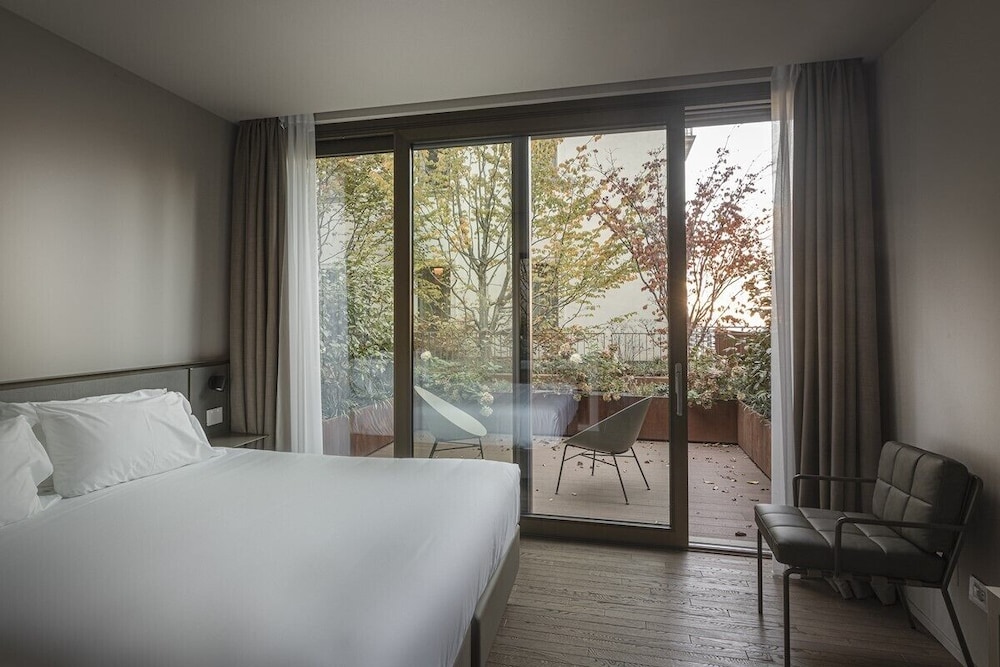 Hotel Promessi Sposi — Hotel rooms in Malgrate, Lombardy