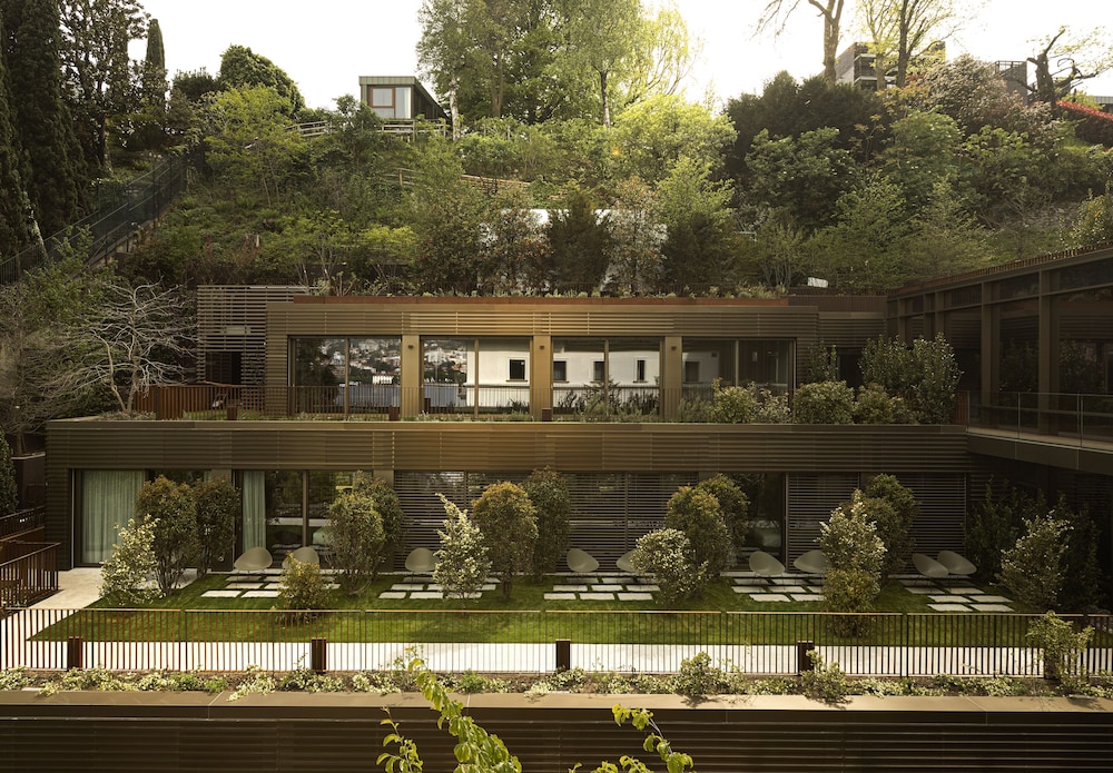 Hotel Promessi Sposi — Hotel building in Malgrate, Lombardy