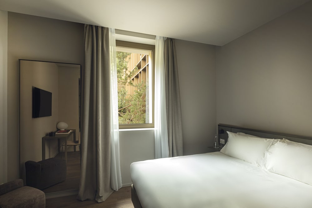 Hotel Promessi Sposi — Hotel rooms in Malgrate, Lombardy