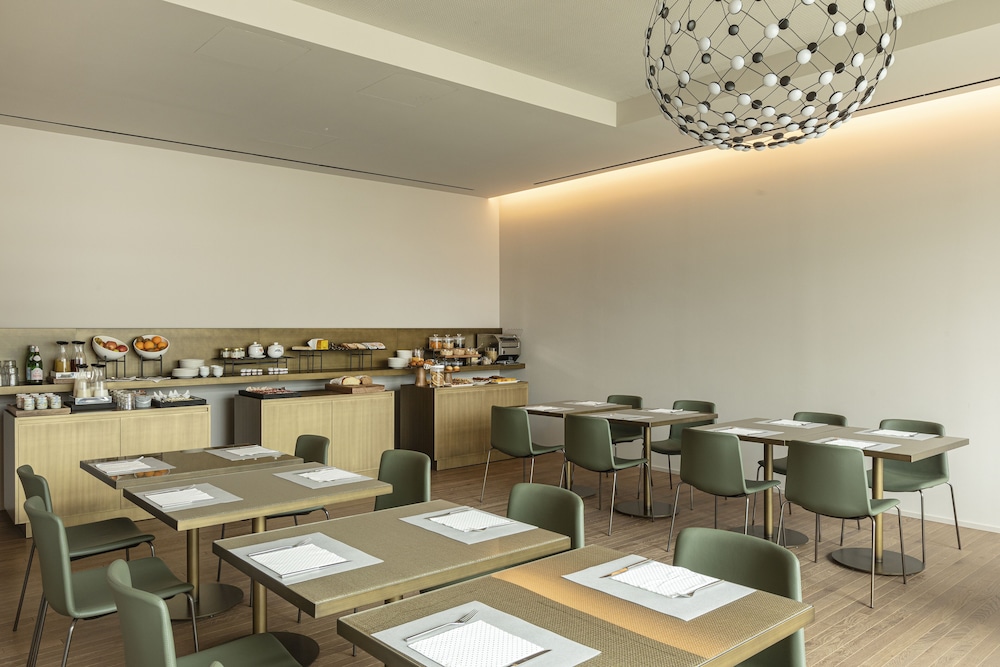 Hotel Promessi Sposi — Restaurant & bars in Malgrate, Lombardy