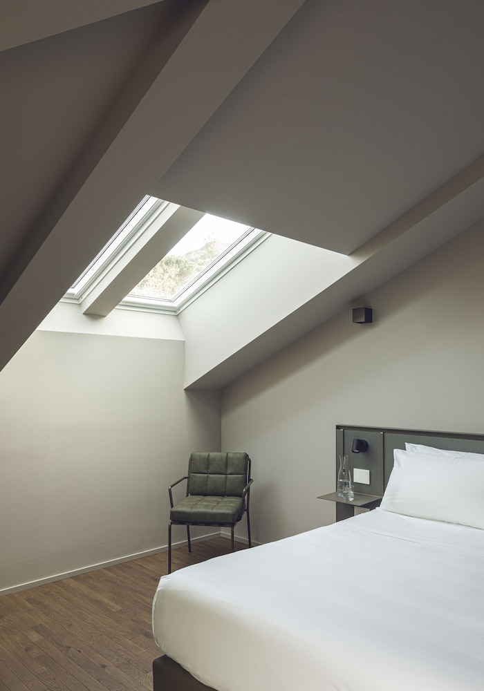 Hotel Promessi Sposi — Hotel rooms in Malgrate, Lombardy