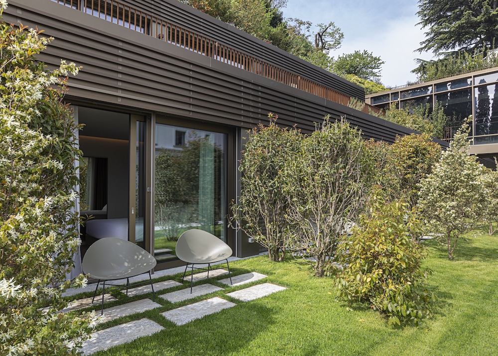 Hotel Promessi Sposi — Hotel building in Malgrate, Lombardy