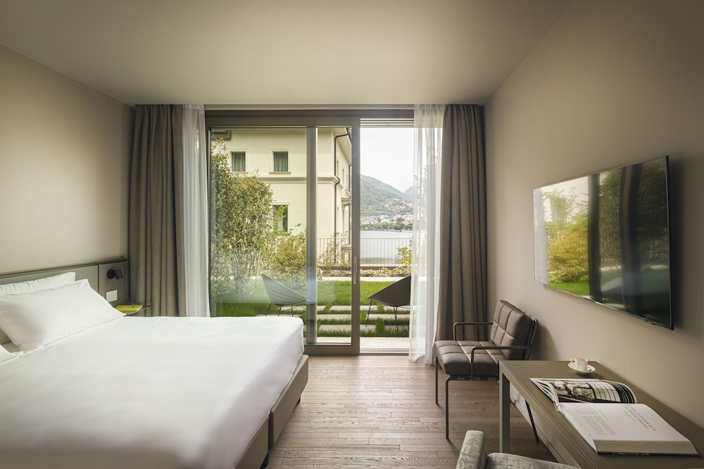 Hotel Promessi Sposi — Hotel rooms in Malgrate, Lombardy