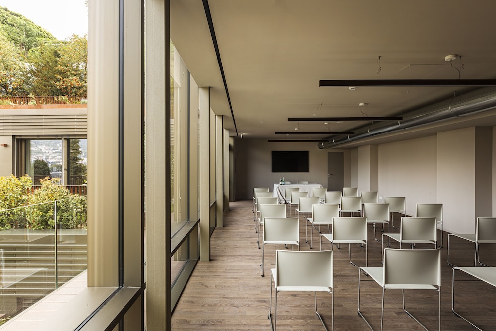 Hotel Promessi Sposi — Hotel building in Malgrate, Lombardy