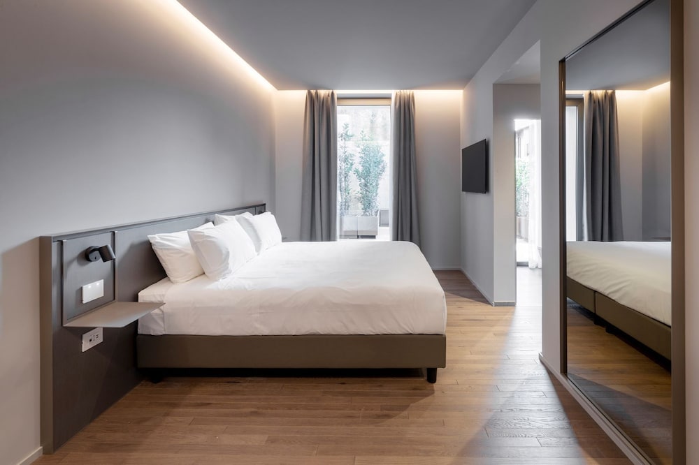 Hotel Promessi Sposi — Hotel rooms in Malgrate, Lombardy