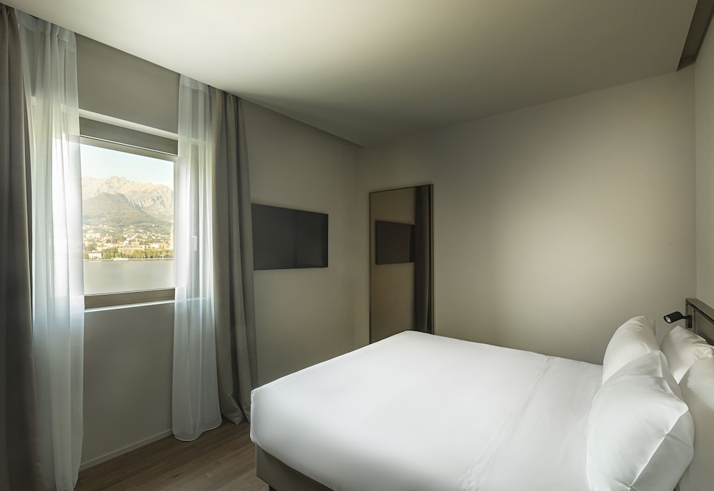 Hotel Promessi Sposi — Hotel rooms in Malgrate, Lombardy