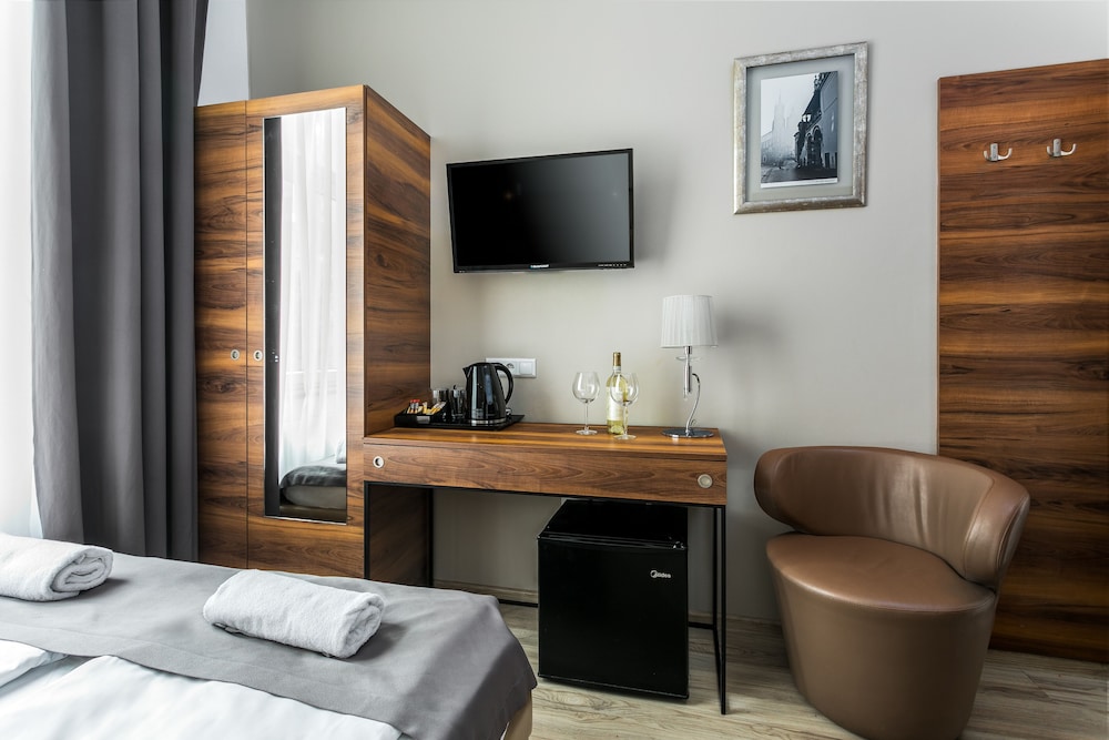 G12 Aparthotel — Hotel rooms in Krakow, Lesser Poland