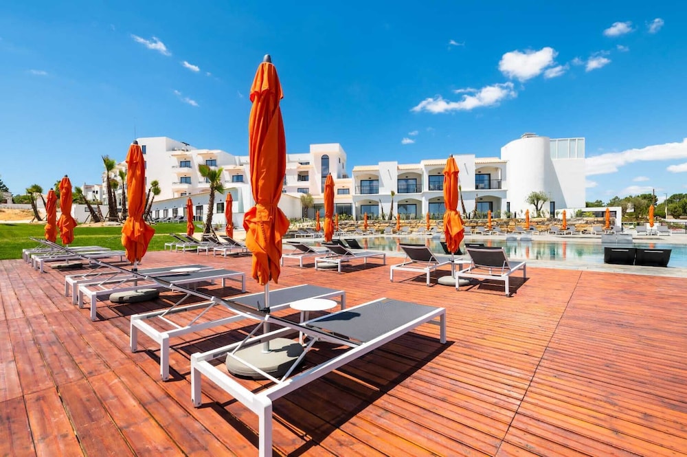 Regency Salgados Hotel & Spa — Swimming pool in Albufeira, Faro