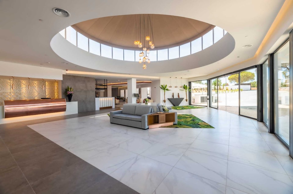 Regency Salgados Hotel & Spa — Hotel building in Albufeira, Faro