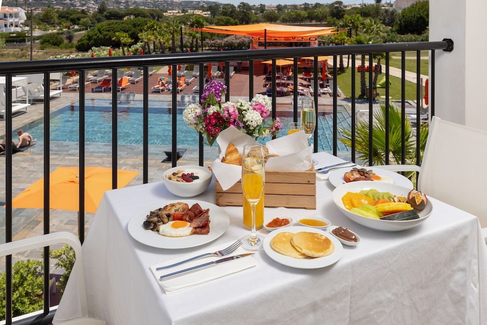 Regency Salgados Hotel & Spa — Restaurant & bars in Albufeira, Faro