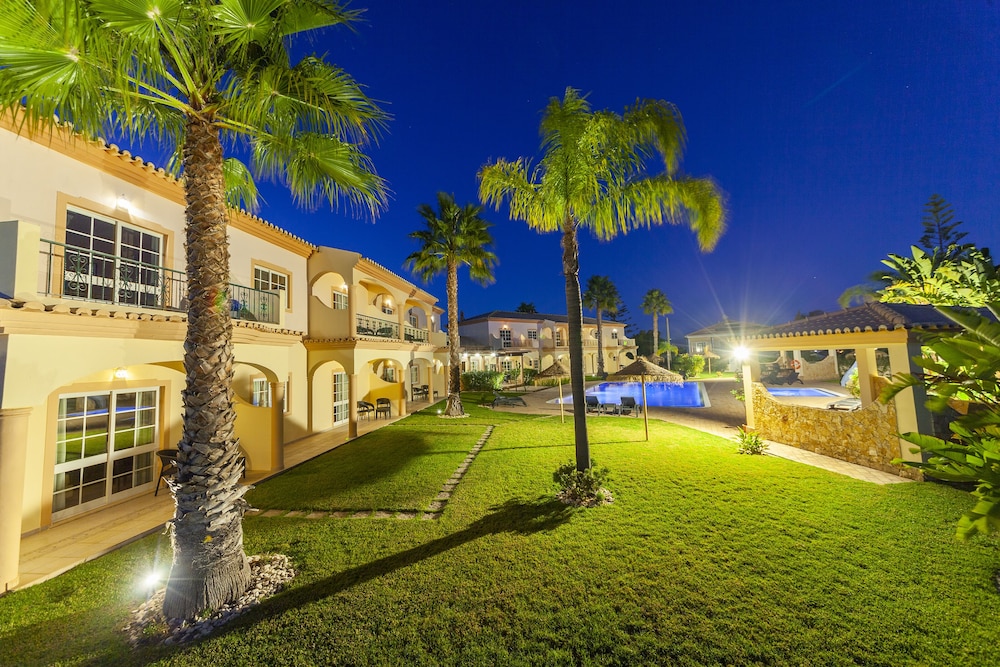 Atalaia Sol — Hotel building in Lagos, Faro