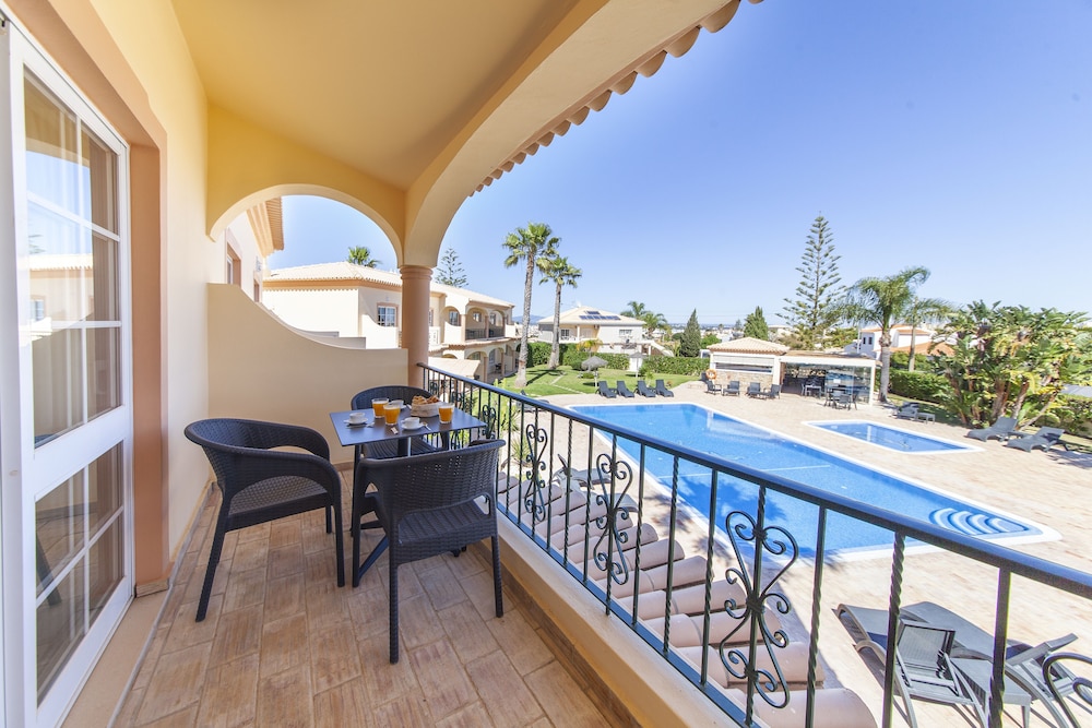 Atalaia Sol — Swimming pool in Lagos, Faro