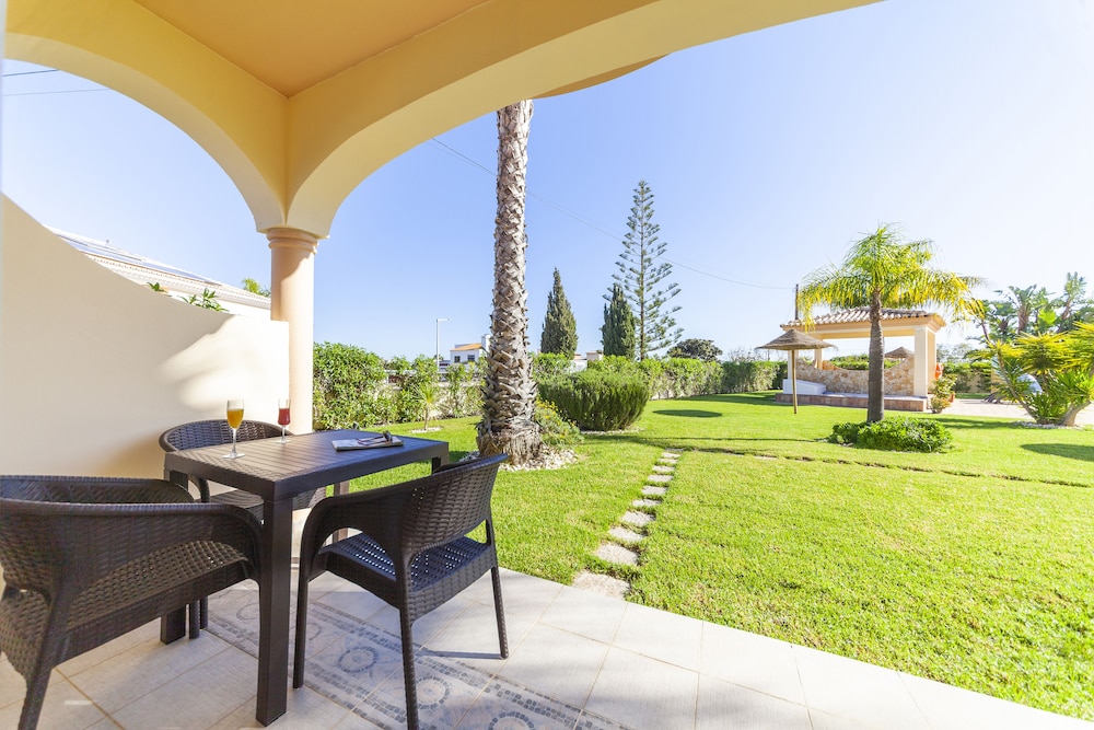 Atalaia Sol — Hotel building in Lagos, Faro