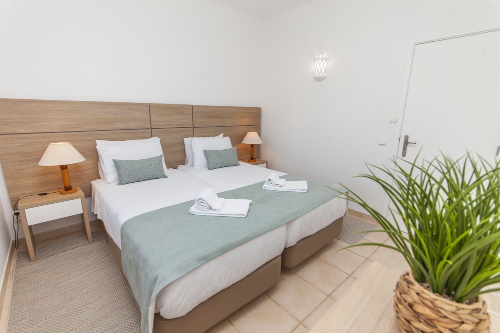Atalaia Sol — Hotel rooms in Lagos, Faro