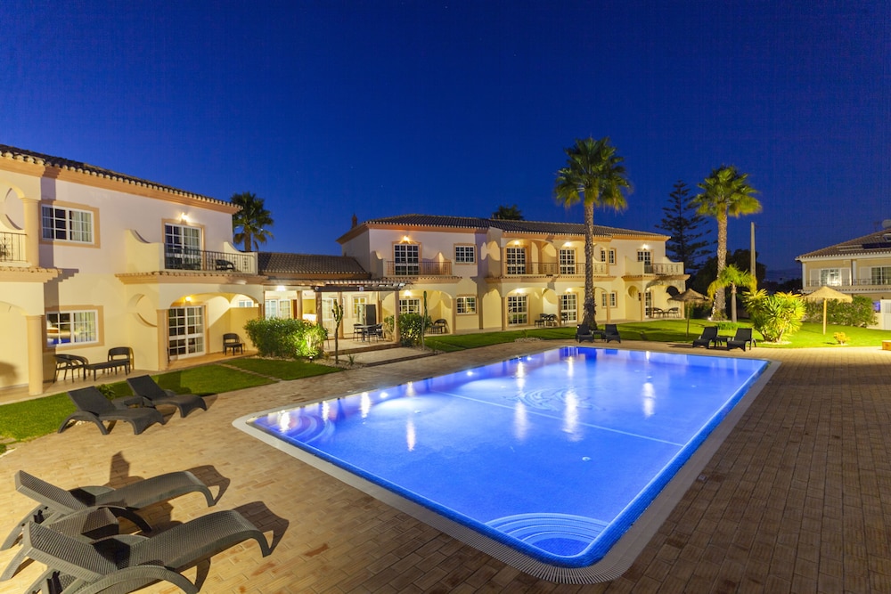 Atalaia Sol — Swimming pool in Lagos, Faro