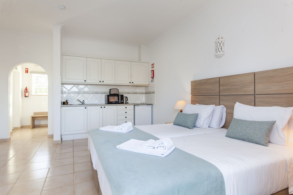 Atalaia Sol — Hotel rooms in Lagos, Faro