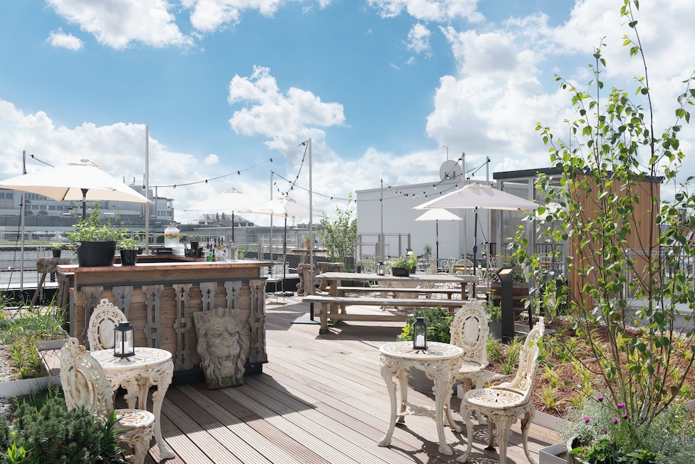 Ruby Rosi Hotel Munich by IHG — Restaurant & bars in Munich, Bavaria
