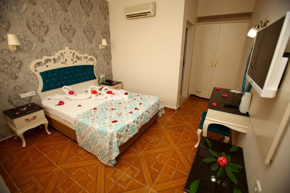 Turk Hotel — Hotel rooms in Fethiye, Mugla